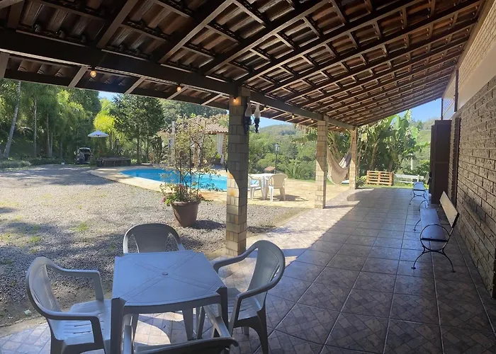 Sítio dos Coqueiros, em meio a natureza com piscina