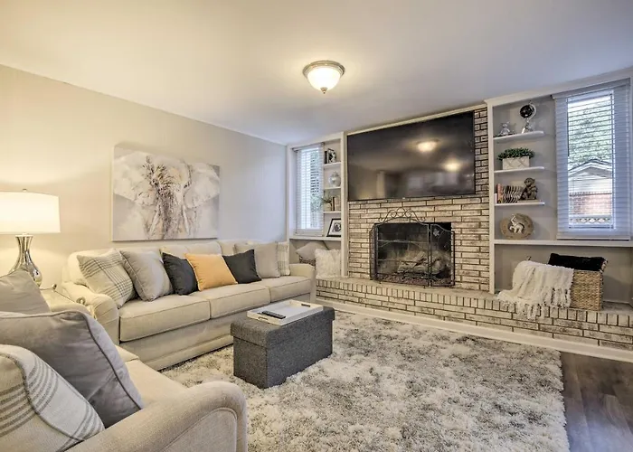 Renovated Raleigh Retreat W/ Patio In North Hills!