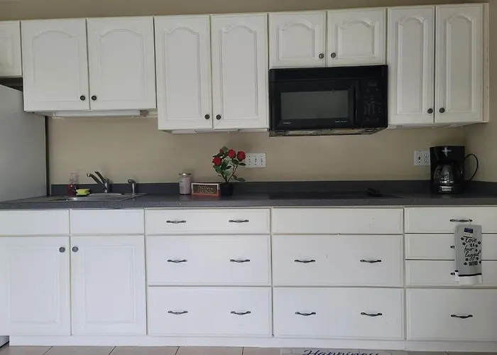 Private Guesthouse Near Siesta Key & Downtown