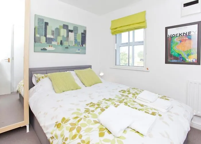Walking Distance To Racecourse And City Centre