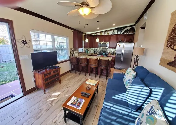 Hawaiian Cottage - Heated Pool Walk To The Beach