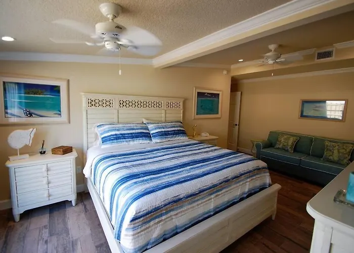 Bahamian Cottage - Heated Pool Walk To The Beach