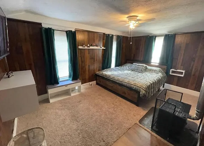 Lovely Rural 1 Bedroom Apartment In St Mary'S