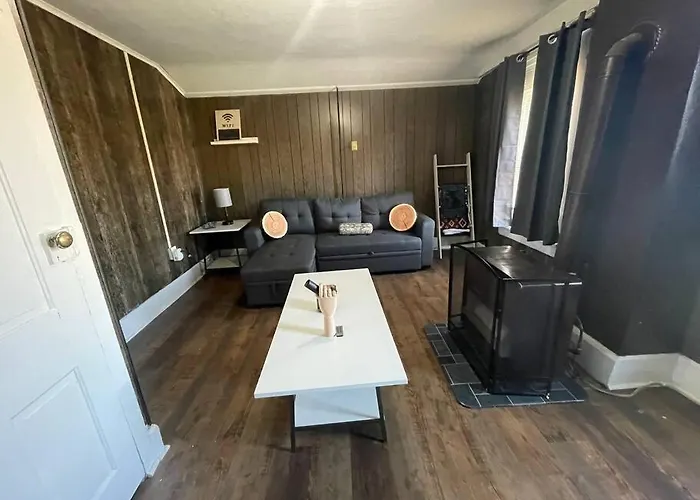 Lovely Rural 1 Bedroom Apartment In St Mary'S