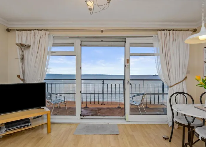 On The Beach - Direct Beach Access Sea Views