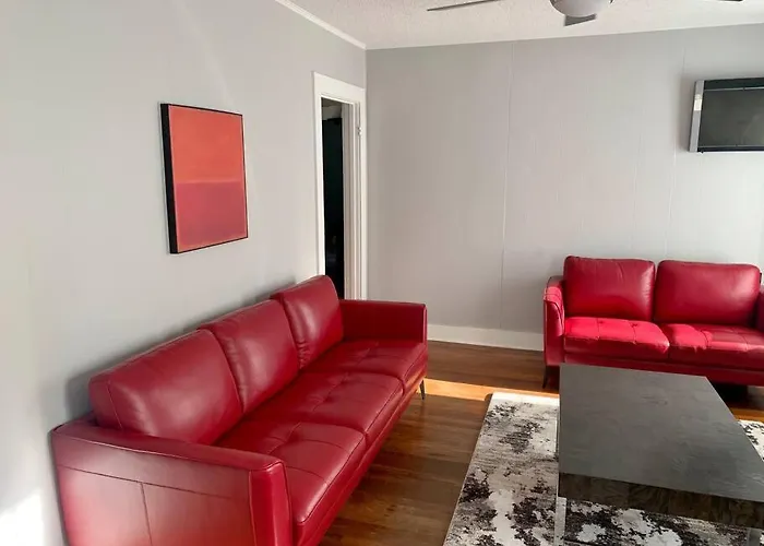 Spanish Town / Downtown Apartment
