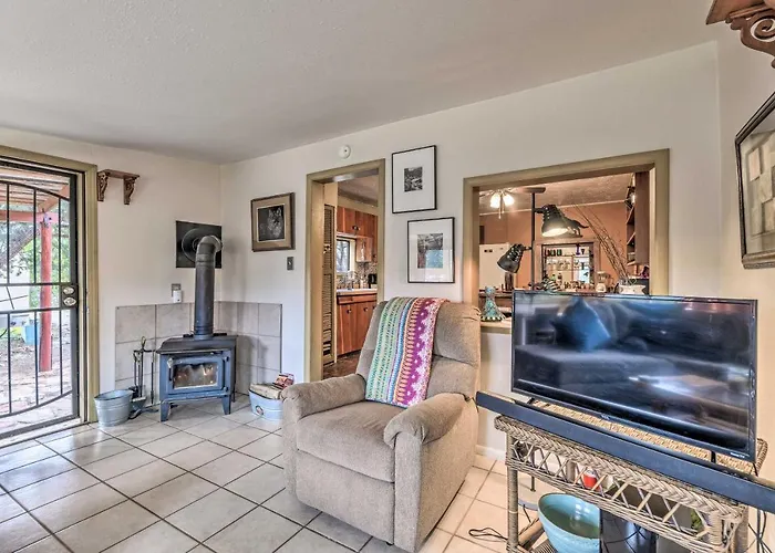 Cozy High Rolls Cottage Near Hiking Trails!