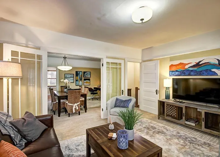 Charming 2Bed French Colonial Apartment In Desirable Midtown Sacramento
