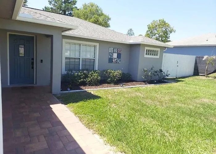 Modern 3Br Home, Saltwater Pool, Fenced Yard