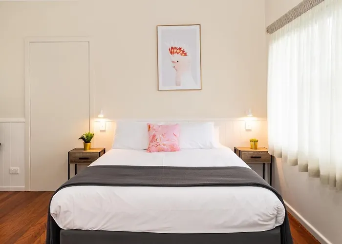 Pacific Motel 02