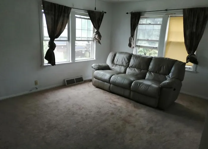 834 Happy Home -Peaceful Private Rms With Laundry