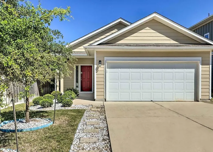 Family Home W/ Fenced Yard In Austin Suburbs!