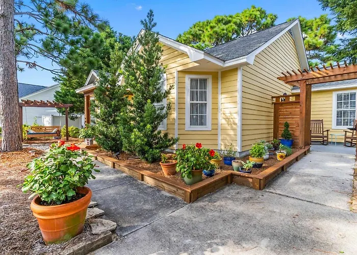 Peaceful Wilmington Home Near Beach & Downtown!