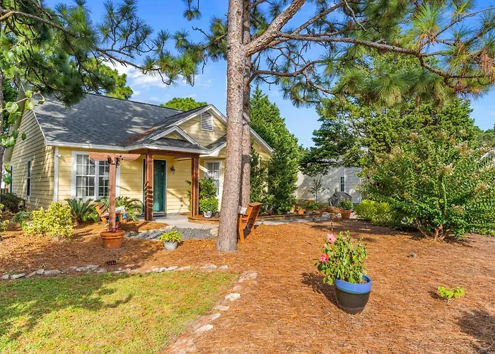 Peaceful Wilmington Home Near Beach & Downtown!