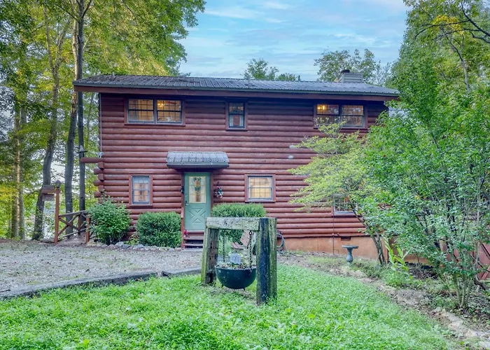 400 Ft Of Lakefront! Cabin W/ Deck + Dock!