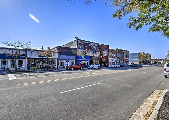 Dtwn Condo, Balcony, No Checkout Chores Required!