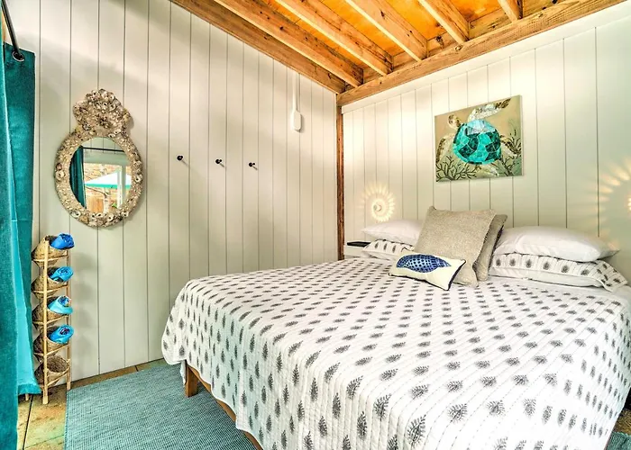 Luxury Spa Retreat: Private Courtyard & More!