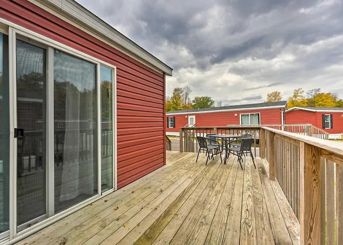 Cassopolis Cabin Close To Parks & Fishing!