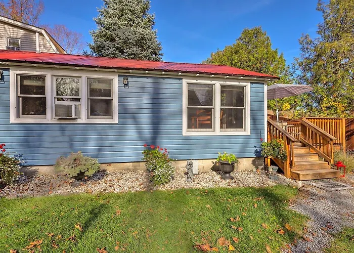 Walk To Lake George! Bolton Landing Cottage