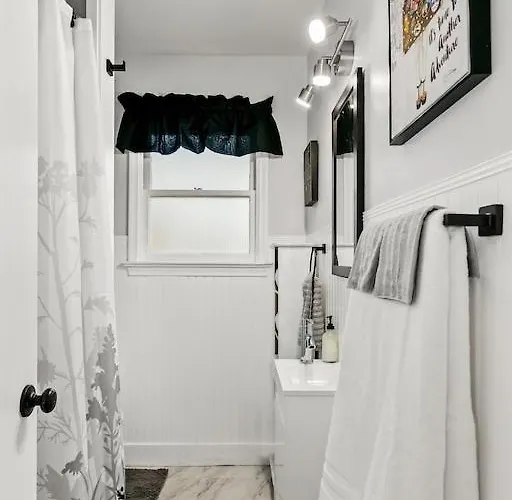 Cute Remodeled Midcentury Cottage On Boise Bench