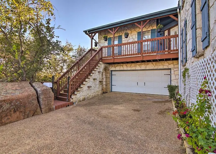 Private Deck & Grill: Sunny Lakefront Escape
