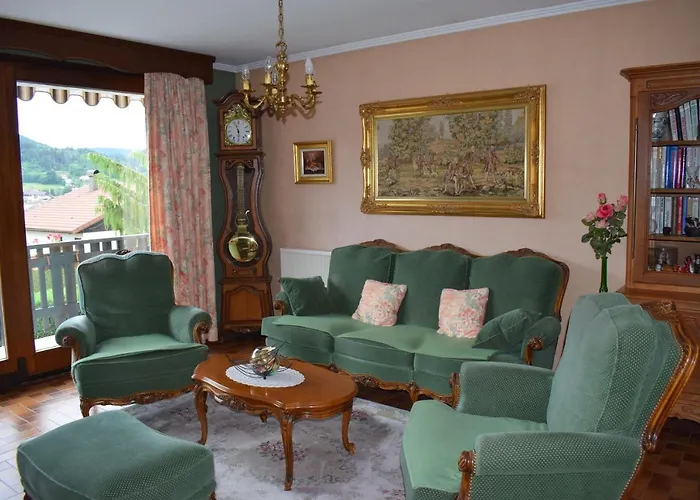 Chez Vivi: Tranquil 3-Star Home with Terrace and Free Wi-Fi