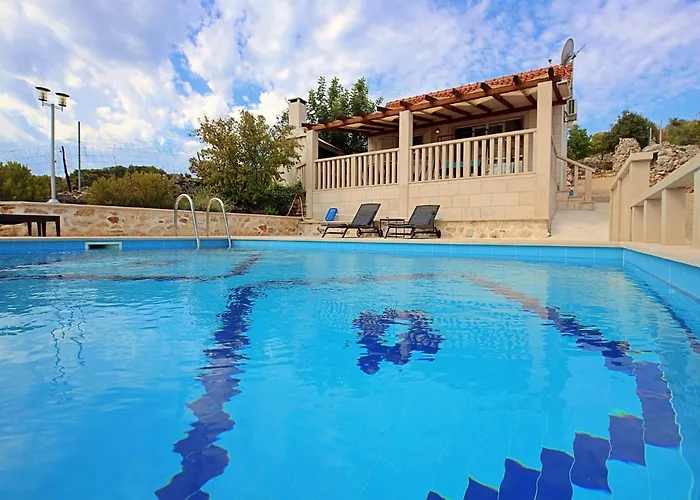 Holiday Home Villa Tonka By Interhome