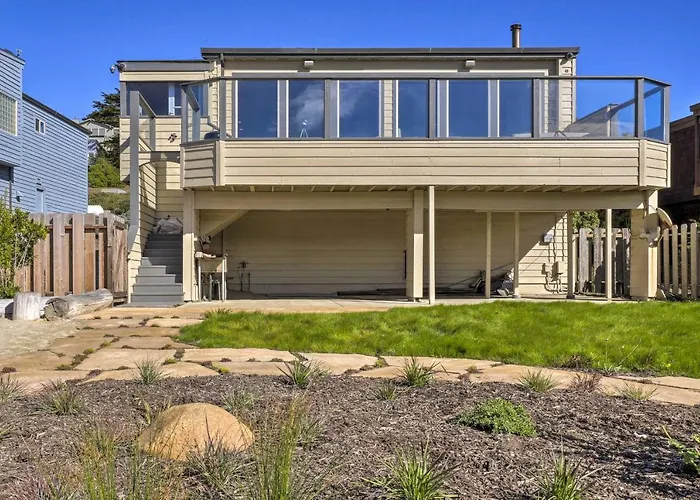 Remodeled Home W/ Spa & Deck: Walk To Dillon Beach