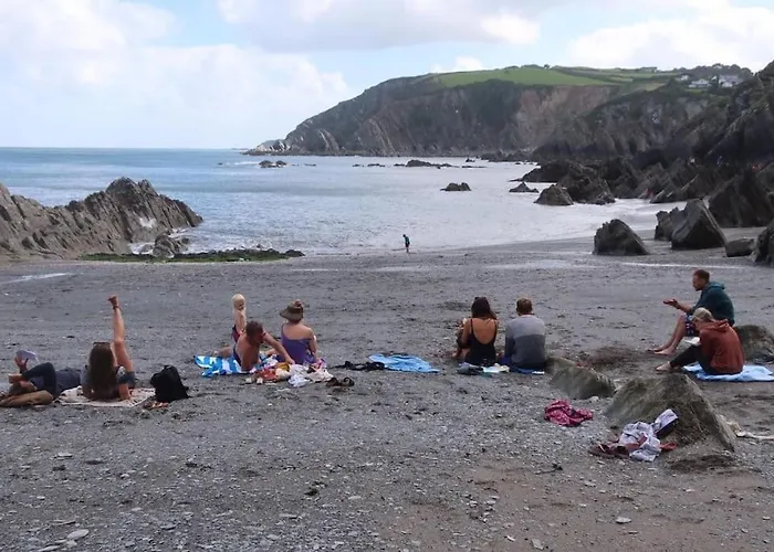 Surfers And Walkers Cosy Camping Cabin