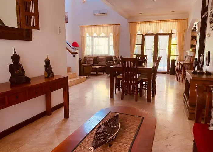 Villa Cantik Kuta Regency