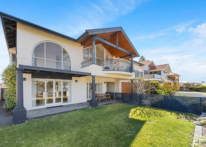 Beachfront Family Favourite Home With Pool & Views