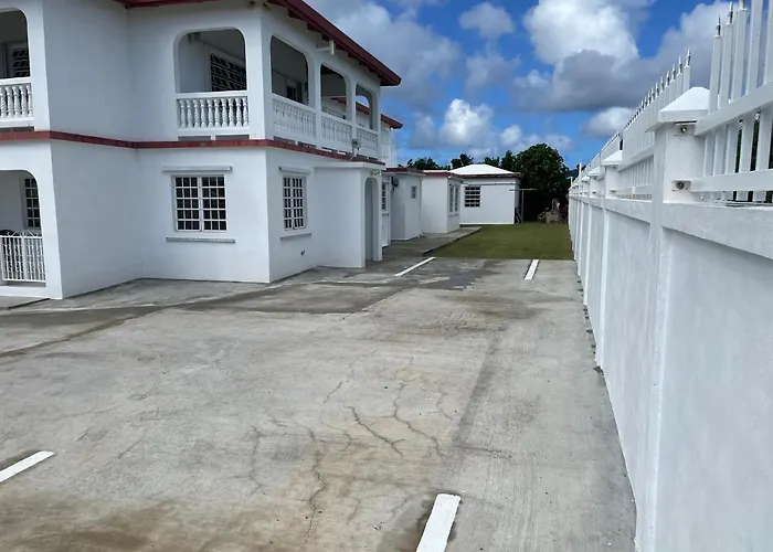 Luxurious One And Two Bedroom Villa