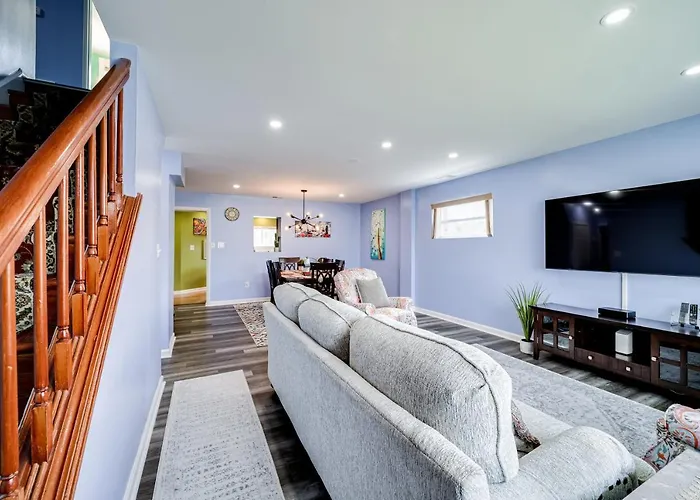 Elegant 4 Bedroom Home With Office And Parking.