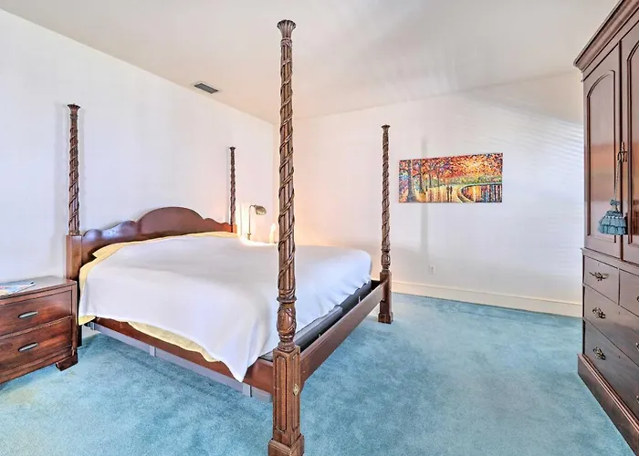 Lanai & Pool: Elegant Villa In Winter Haven!