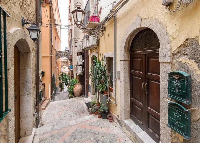 Elegant Apartment In Taormina