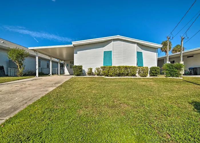 Boat Dock & Porch: Riverfront Retreat In Homosassa