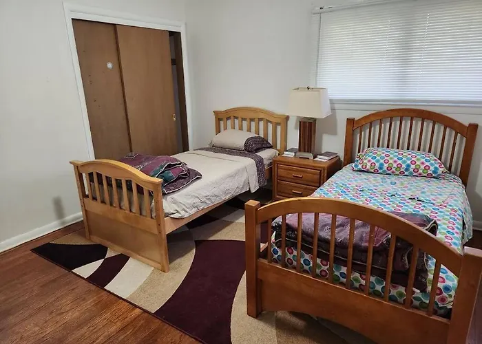 Spacious 4-Bedroom Home In Quiet Neighborhood