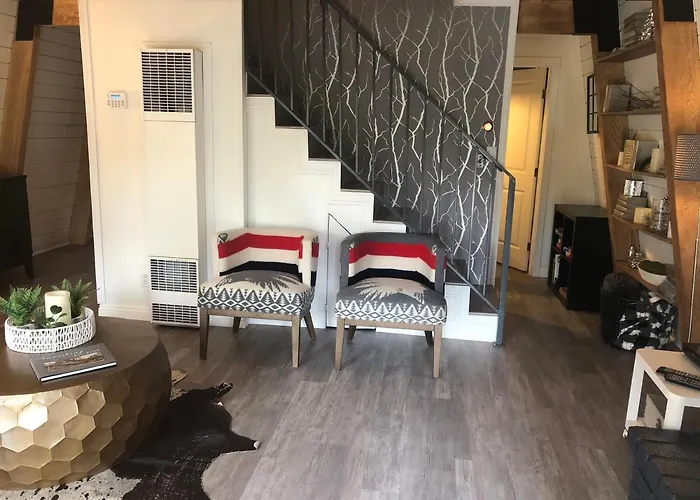 Maison Solange-Red Barn Farmhouse Style- Moonridge