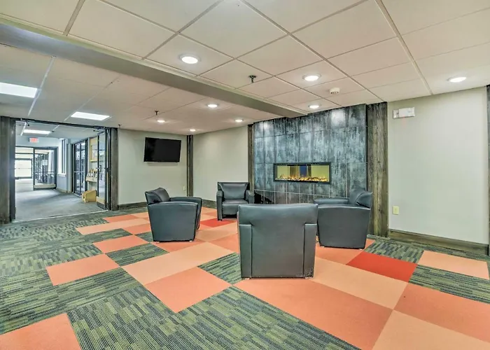 Walk To Lifts & Village! Killington Mountain Condo