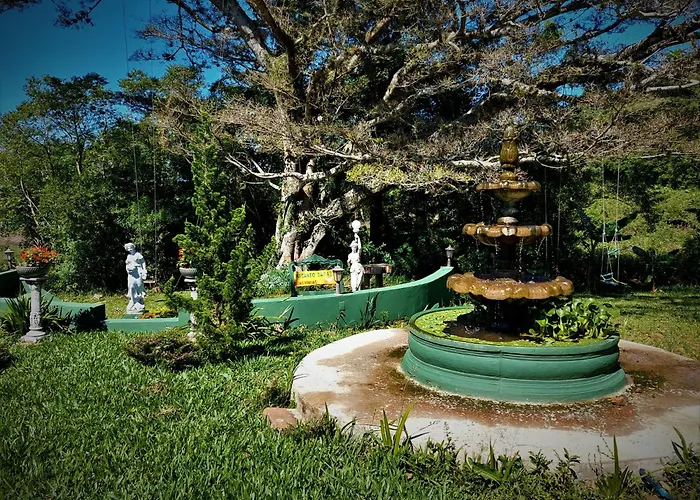 Recanto da Paz - Aos pés do Morro da Borússia