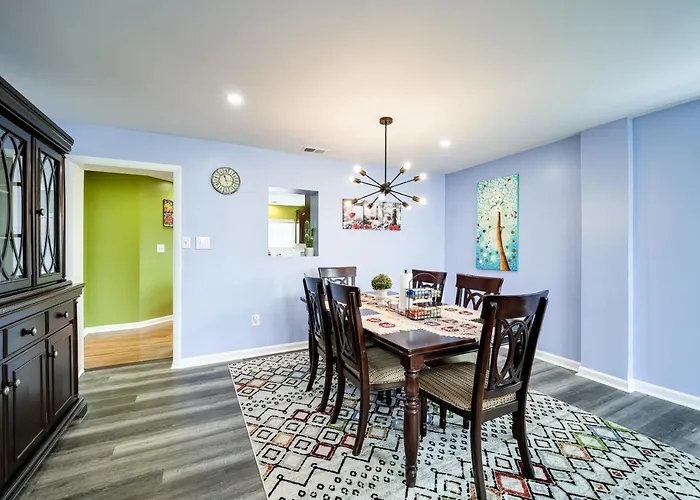 Elegant 4 Bedroom Home With Office And Parking.