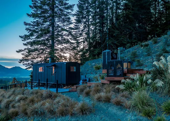The Shepherds Hut - Boutique Retreat.