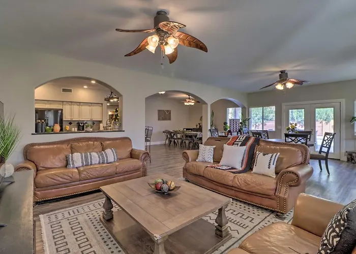 Lavish Family Escape W/ Game Room In Avondale!