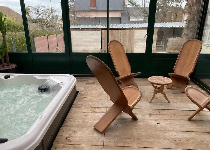 Maison Confortable Pour 10 Personnes Avec Jacuzzi