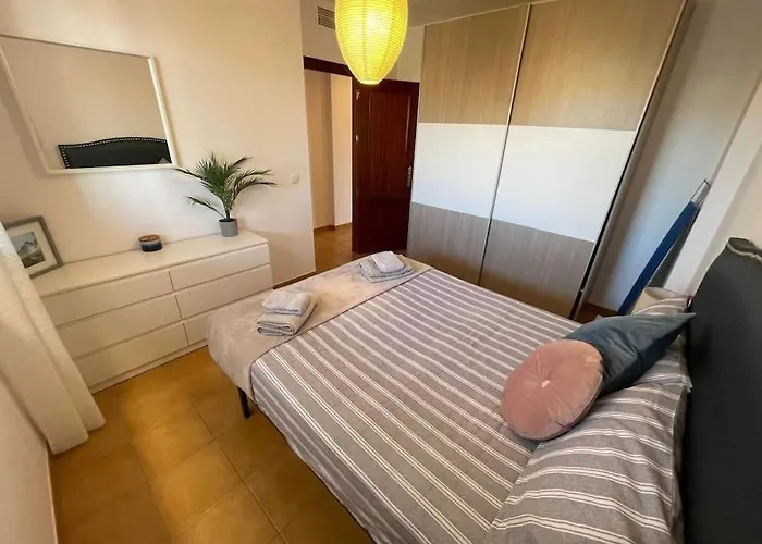 South Facing 1 Bed Apartment, Near Beach