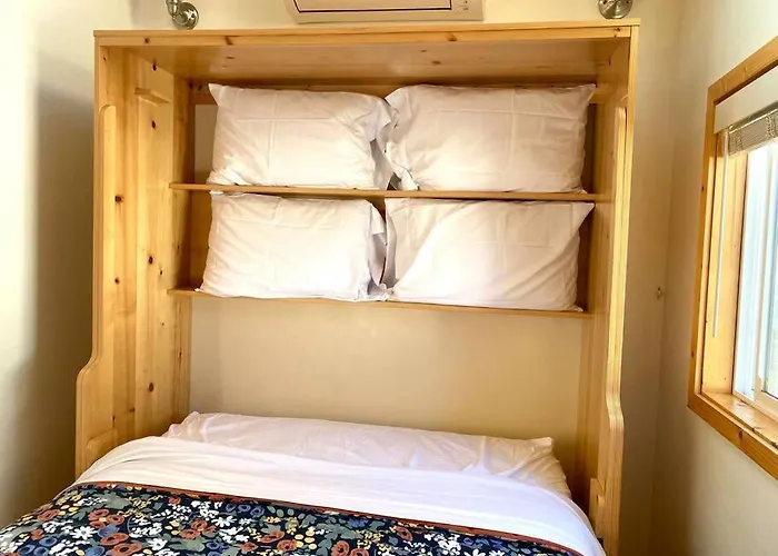 Sunshine Tiny Studio And Loft Close To Downtown