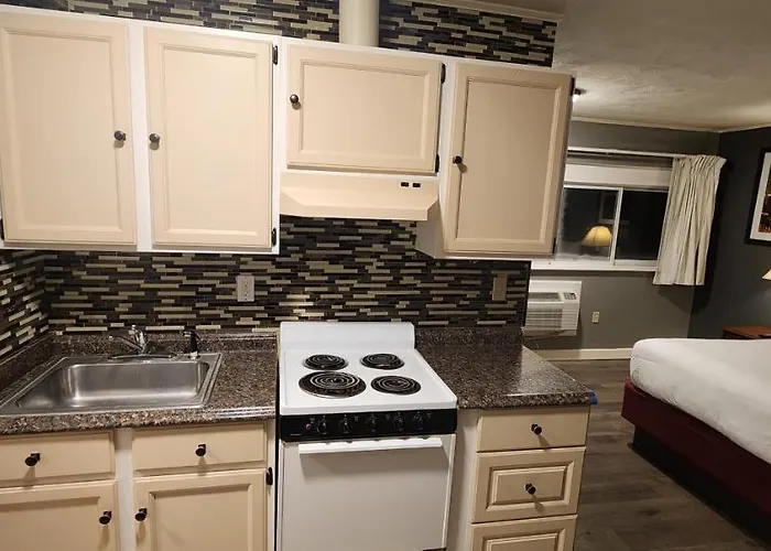 Nashoba Valley Inn & Suites
