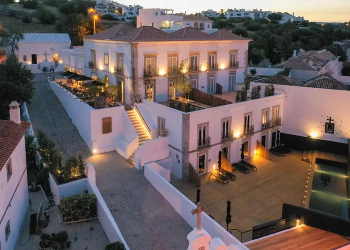 Colegio Charm House