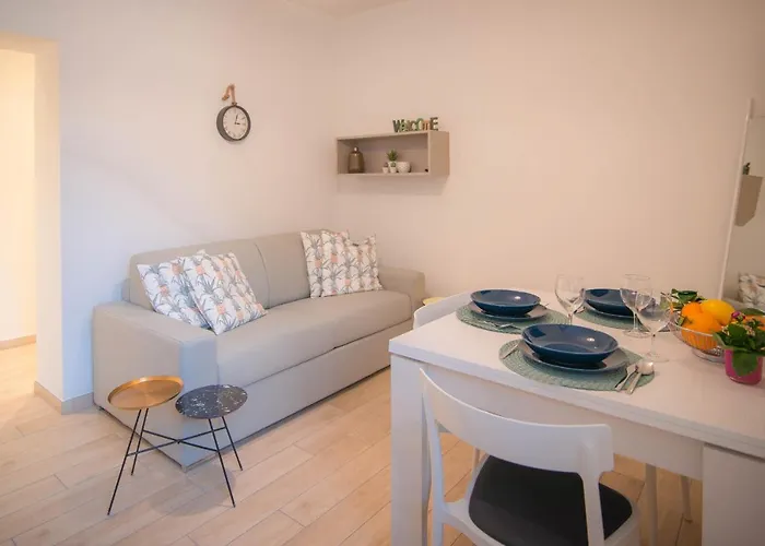 Comonfive Apartments