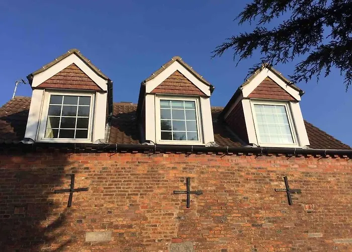 Grove Farm Old Granary, 1St Floor Loft Apartment, Includes Continental Breakfast